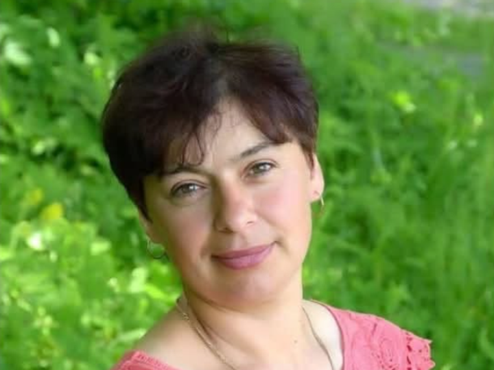 “Мама повторювала: я ввімкнула поворотник”: родина загиблої виховательки з Вінниччини вимагає розслідувати смертельну ДТП