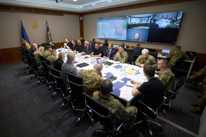 Zelenskyy held a special meeting: for the first time, weapons manufacturers were brought together directly with corps commanders