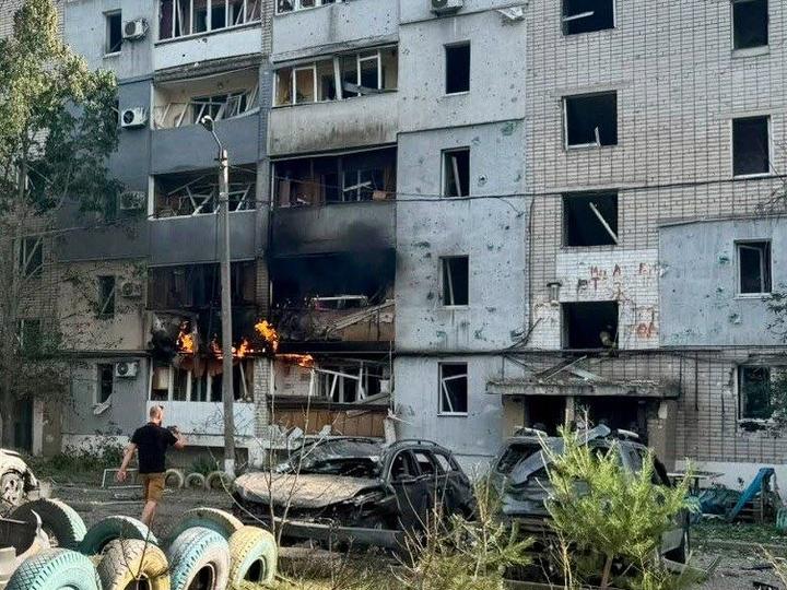 Росія вдарила по багатоповерхівці у Павлограді: є поранені та загибла людина