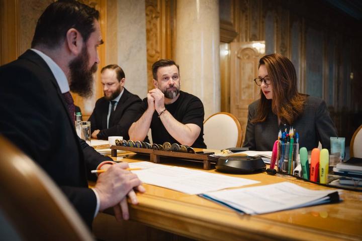 Частина регіонів України не змогла забезпечити підвищення зарплати педагогів