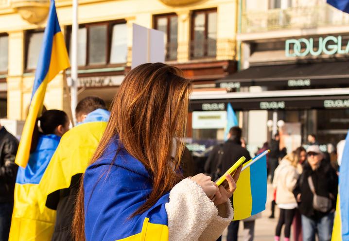 У Єврокомісії пояснили, чому в українок у ЄС можуть просити “Резерв+”