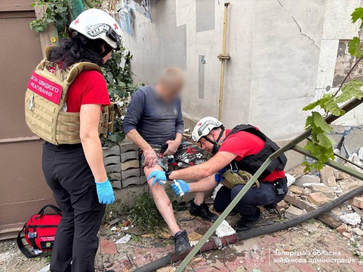 Ворожа атака по Запоріжжю: зруйновані будинки, четверо поранених