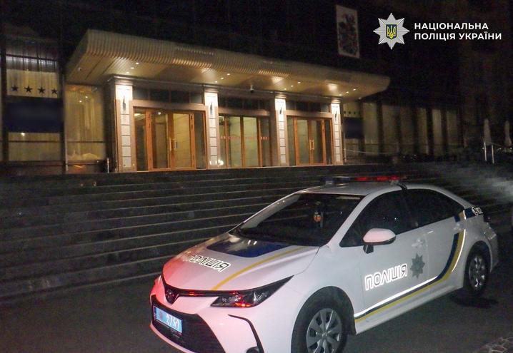 Затримали чоловіка, який вчинив різанину в готелі у центрі Києва