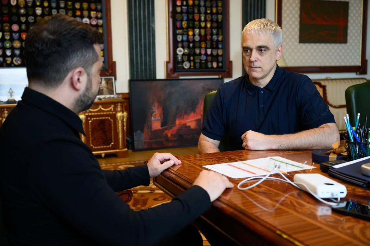 Дрон був націлений у кабінет Поклада: Зеленський підтвердив влучання по будівлі СБУ в Києві