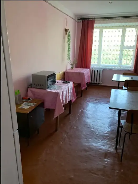 Кухня у гуртожитку міста Волочиськ