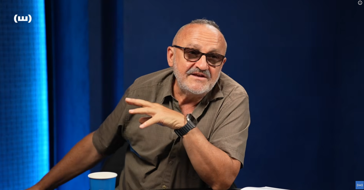 “Люди, які бачили цю фотографію, сказали: “Тепер ми будемо під час тривог ховатися в підвалі””. Інтерв’ю “Шелтера” з Єфремом Лукацьким