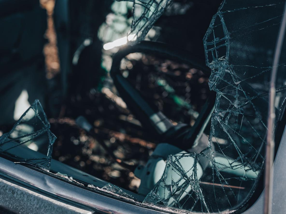 Розбитий автобус