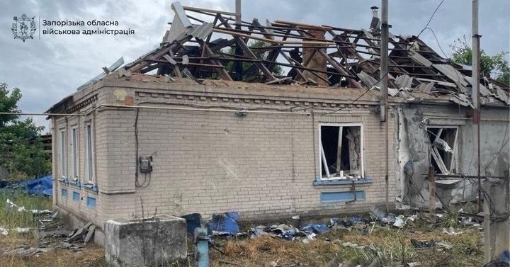 Майже тисяча ударів за добу: на Запоріжжі внаслідок ворожих обстрілів є загиблий та поранений
