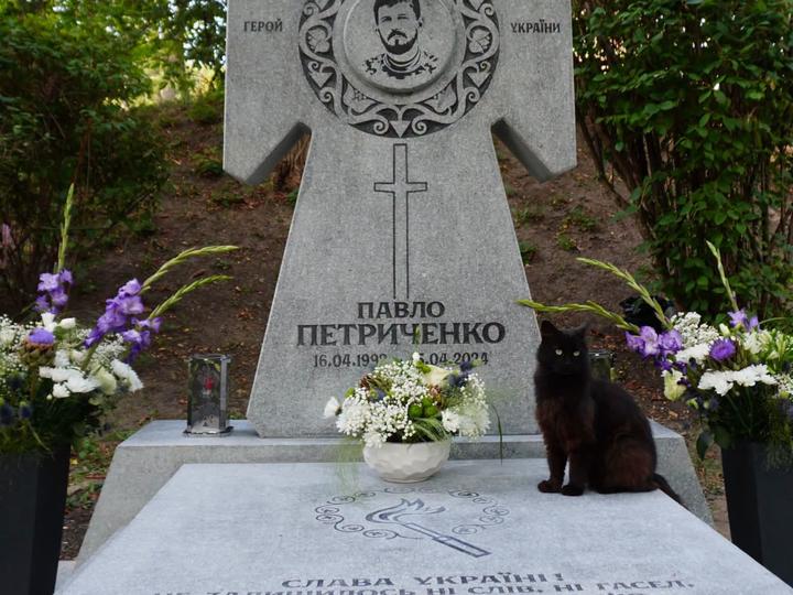 На Аскольдовій могилі відкрили пам’ятник Павлу Петриченку