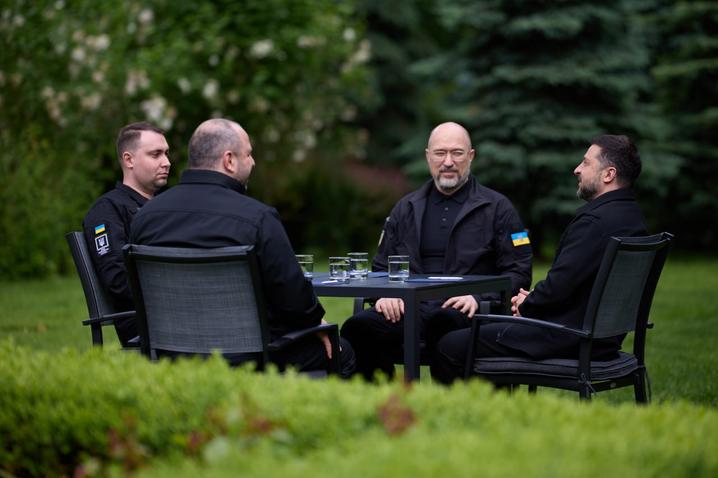 Зеленський провів спеціальну нараду з Будановим, Умєровим та Шмигалем: розкрито деталі