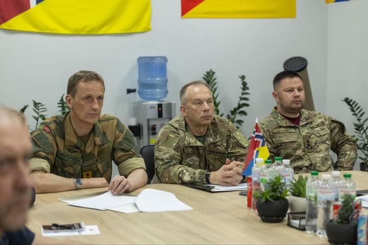 Військові