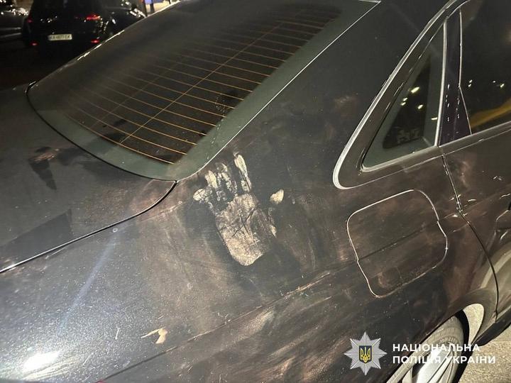 Автомобіль