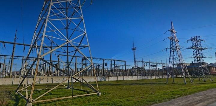 У Феодосії після атаки загорілася електропідстанція, частина міста залишилася без світла