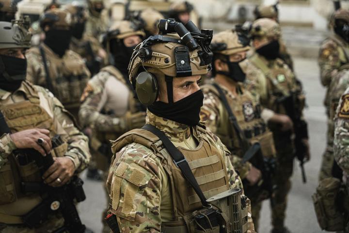 Росія зав'язла в Україні, але НАТО має готуватися до непередбачуваних дій Москви, – Вітакер