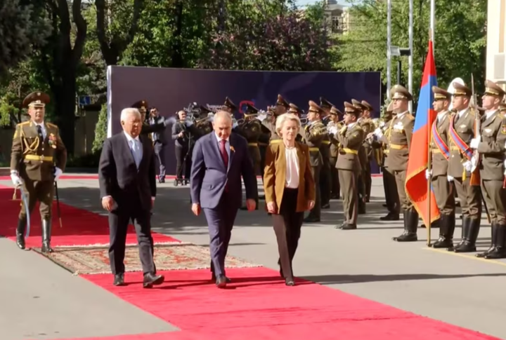  Відбувається перший в історії саміт між Вірменією та Євросоюзом