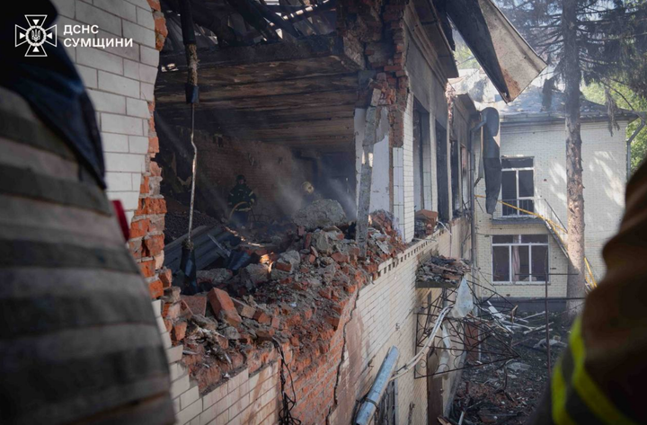 У Сумах через російську атаку по освітньому закладу загинули дві працівниці