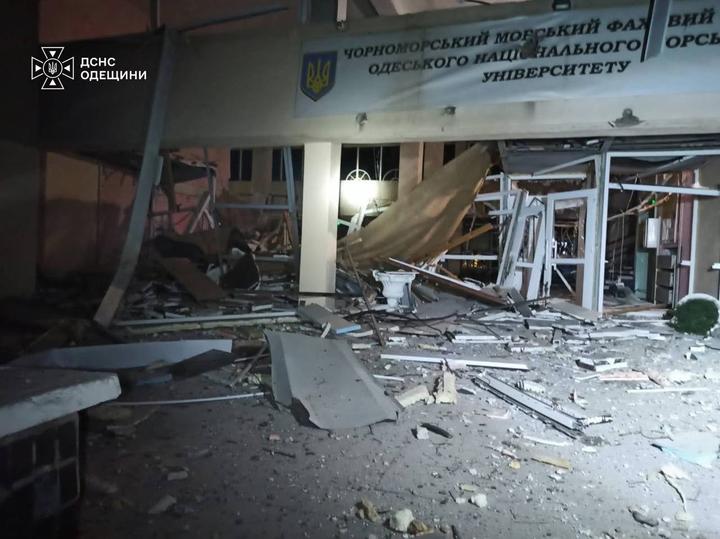 Усю ніч та ранок ворог тероризував Одесу: є постраждалі