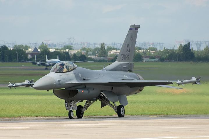 F-16 Fighting Falcon