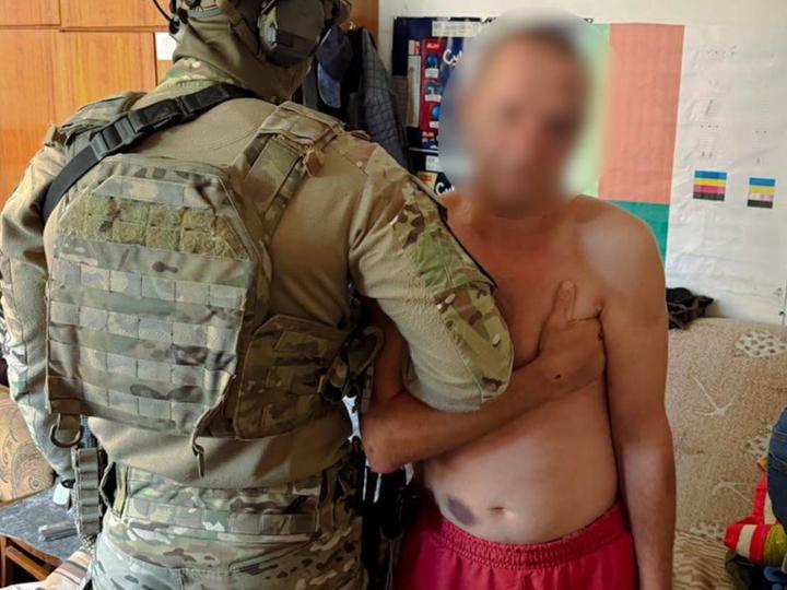 У Білогородці на Київщині п'яний чоловік залишив гранату на вулиці: поліція знайшла у нього вдома цілий арсенал
