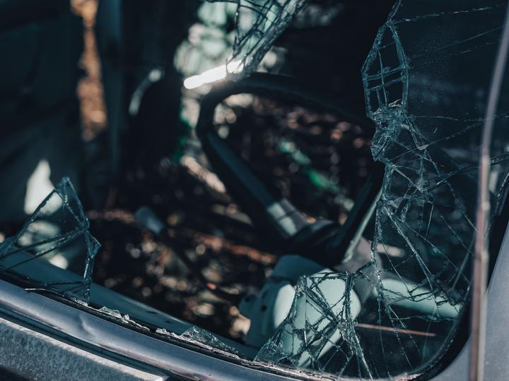 Розбитий автобус
