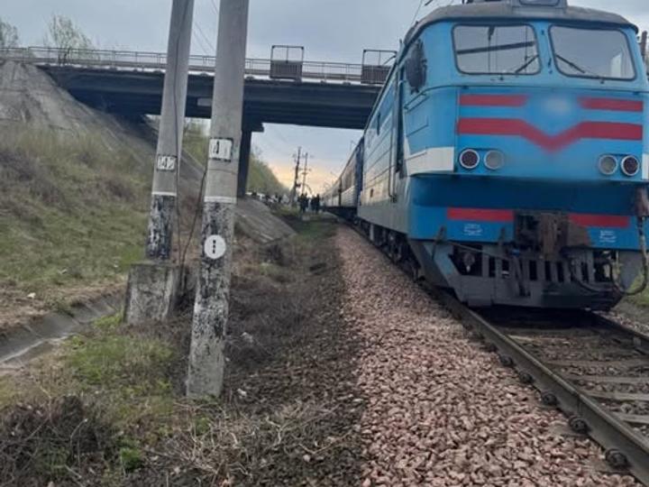 В Обухівському районі Київщини під колесами поїзда загинув чоловік   