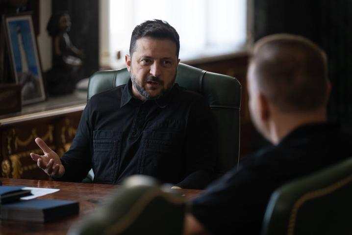 18 липня “Рішення щодо армії будуть”: Зеленський провів розмови з Сирським та Федоровим