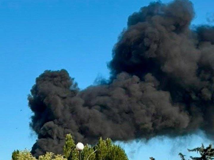 У Павлограді внаслідок російської атаки спалахнув торговельний комплекс: восьмеро постраждалих
