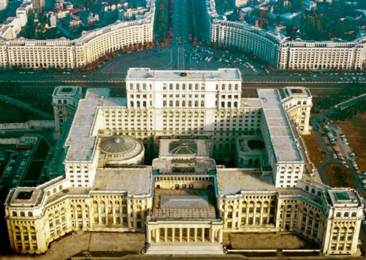 У Румунії ультраправі та соціал-демократи планують повалити нинішній уряд
