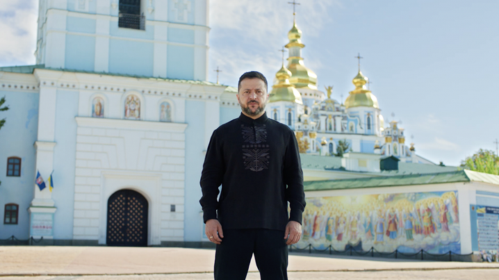 “Впертість українців Росії не по калібру”: Зеленський привітав громадян з Днем Незалежності