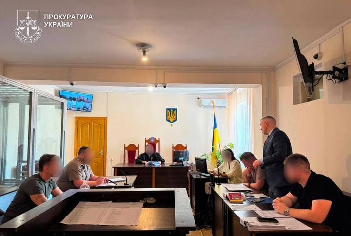 The director of a language center in the Khmelnytskyi region, who is suspected of sexually abusing female students, was ordered to remain in custody without bail
