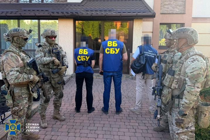 Заступника голови Хмельницької ОВА викрили на хабарі за “сприяння” у дорожніх контрактах, – СБУ