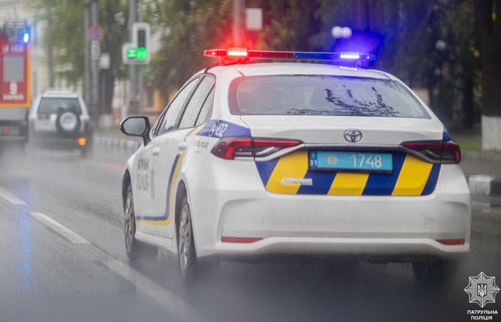 Патрульне поліцейське авто