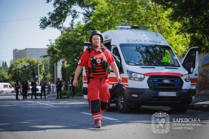 29.06.2026 Рятувальники на місці влучання КАБу