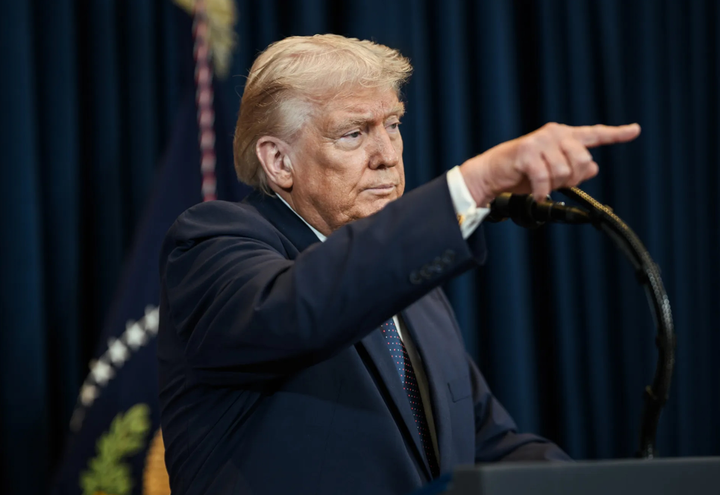 Дональд Трамп наказав відкривати вогонь по іранських суднах у разі мінування Ормузької протоки
