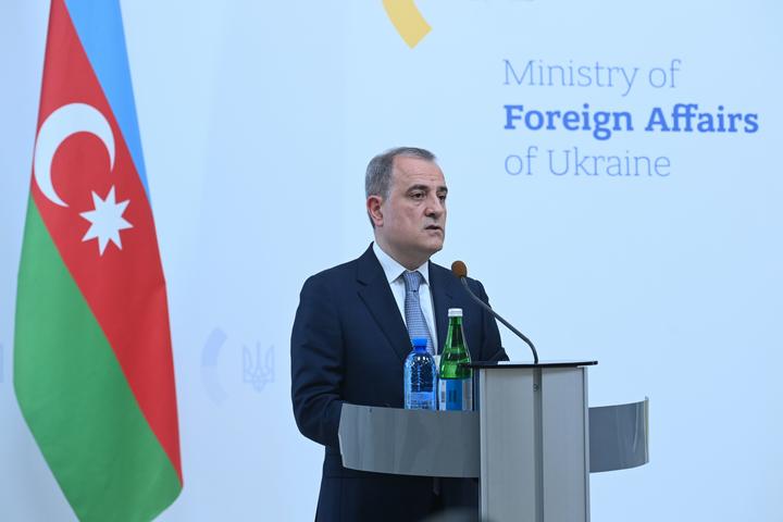 Азербайджан заявив про готовність постачати газ до України