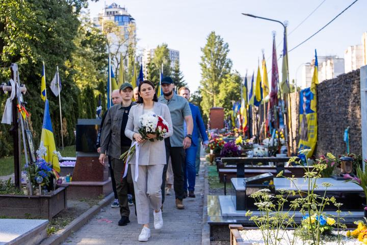 25 травня 2026 р. Тихановська відвідала могилу Марії Зайцевої