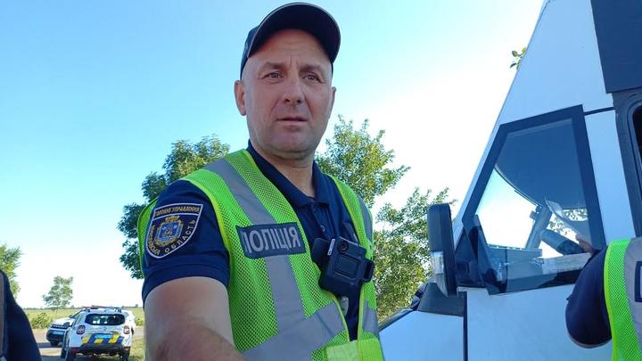 Водія Червоного Хреста забрали до ТЦК під час евакуації цивільних з Херсона: в поліції прокоментували