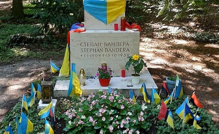 Могила Степана Бандери в Німеччині