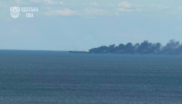 Росія знову вдарила по цивільному судну в Чорному морі: корабель уже двічі зазнавав атак