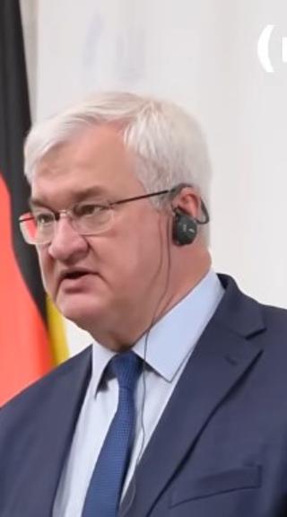 Путін вже почав вдаватися до комічних речей. Сибіга розповів, що російський диктатор вирішив відправити на фронт