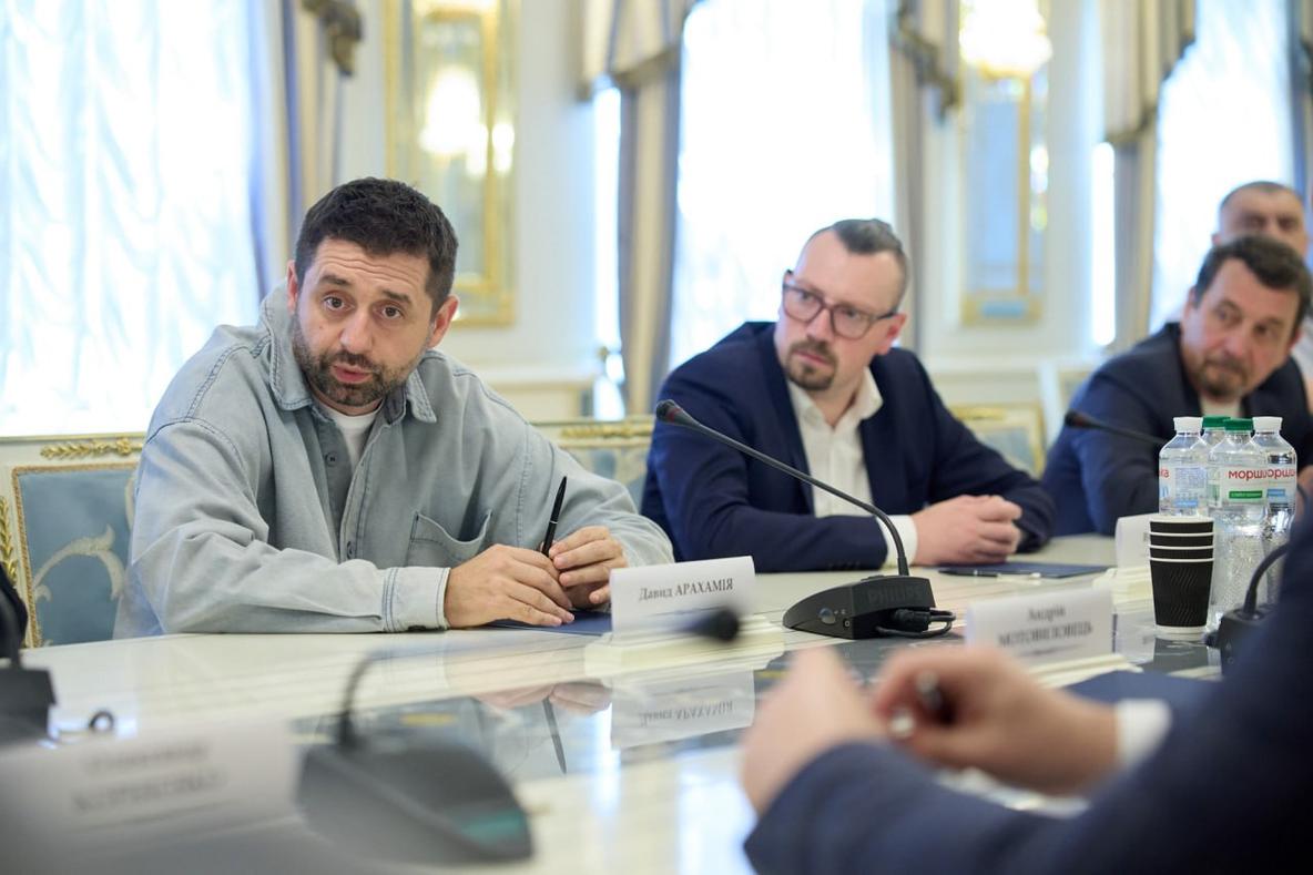 Давид Арахамія, Слуга народу