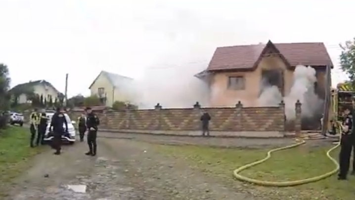 Львів Дим із будинку