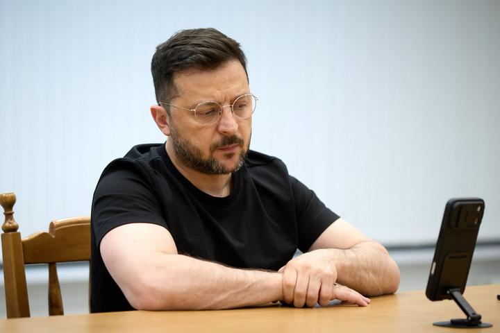 Білорусь неодноразово попереджали припинити допомагати Росії – Зеленський