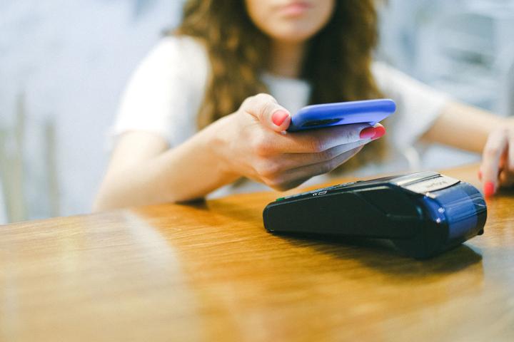 У роботі ПриватБанку стався технічний збій: клієнти не можуть оплатити покупки карткою