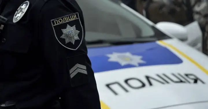 Втеча та погроза сокирою: запорізькі патрульні затримали військового в СЗЧ та його спільника – відео