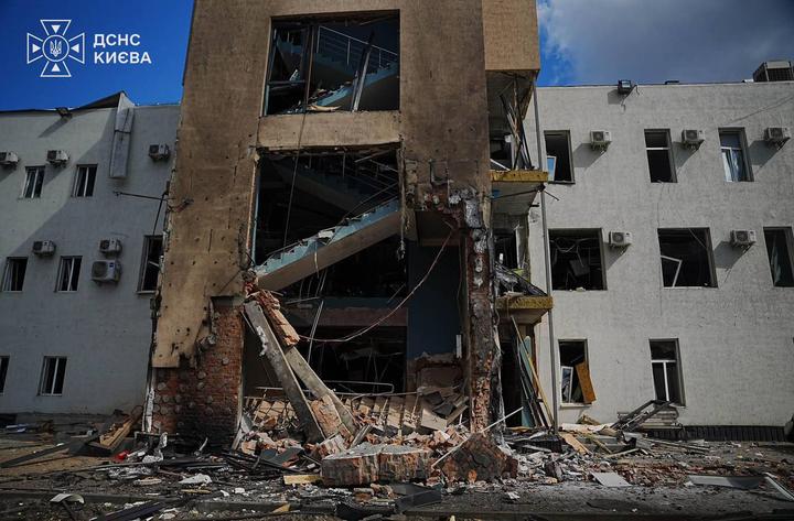 Russia struck the “We Are Ukraine” TV channel while journalists were on the air: five people were injured
