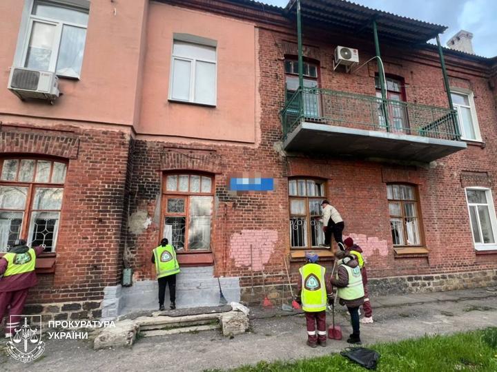 У Харкові внаслідок ворожого удару постраждали семеро людей, серед них –неповнолітня
