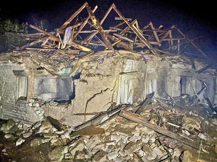 Уночі ворожих ударів зазнали населені пункти Херсонщини і Дніпропетровщини: є поранені 