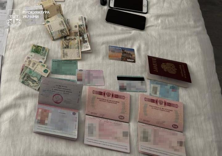 Документи колишнього "міністра"