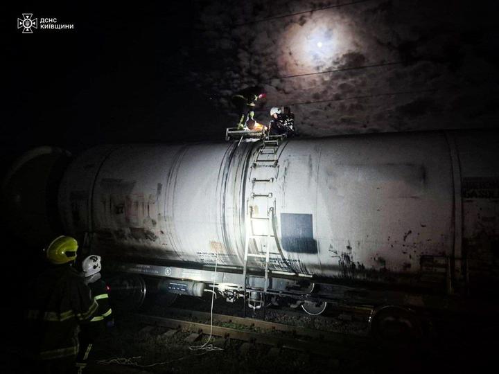 На Київщині дитину вдарило струмом на даху вагона
